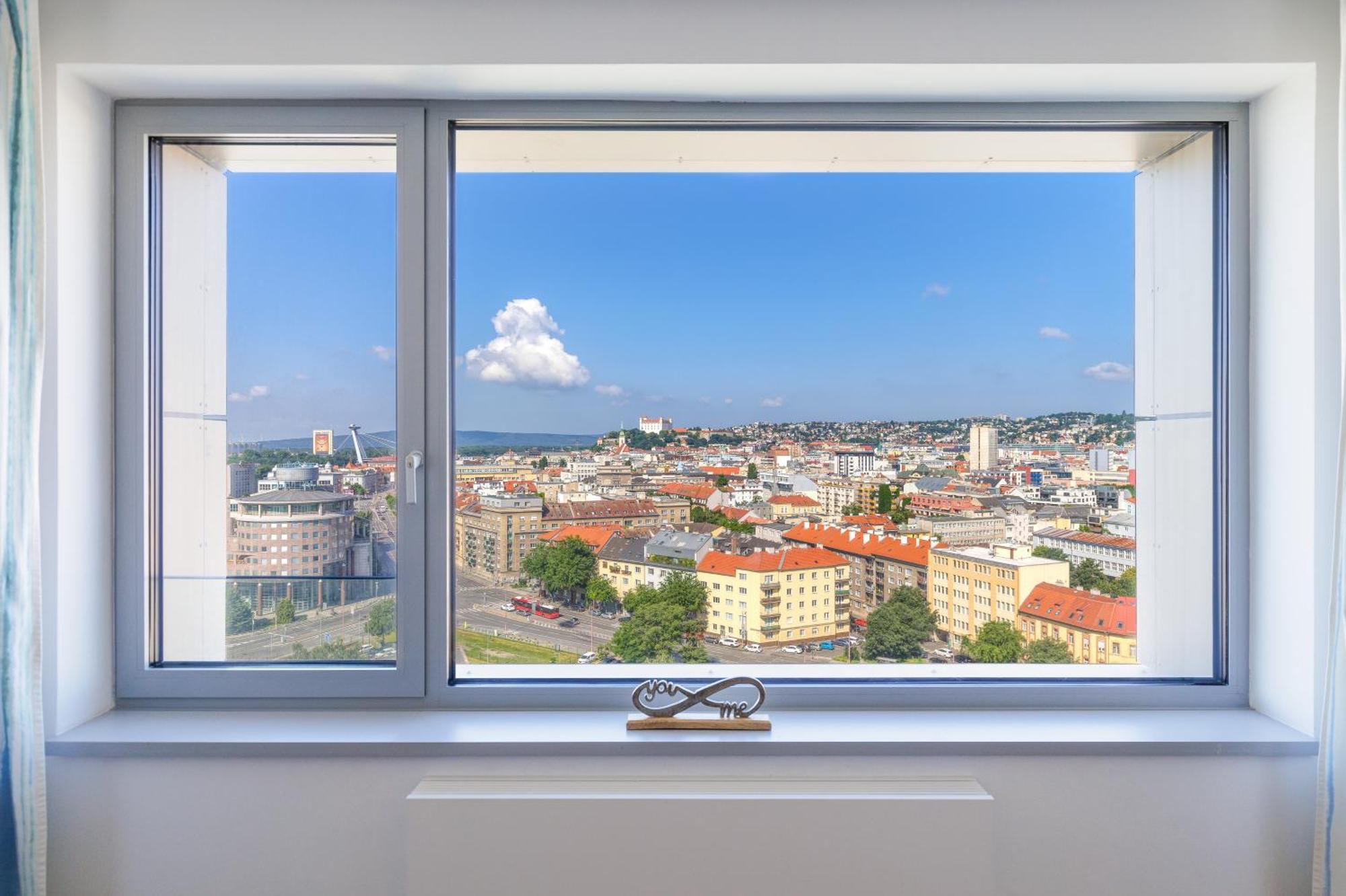 Sky Park 1 - Luxurious #Instaworthy Apartment In Downtown City Center With Included Parking, Best Address In Town Bratislava Exterior foto