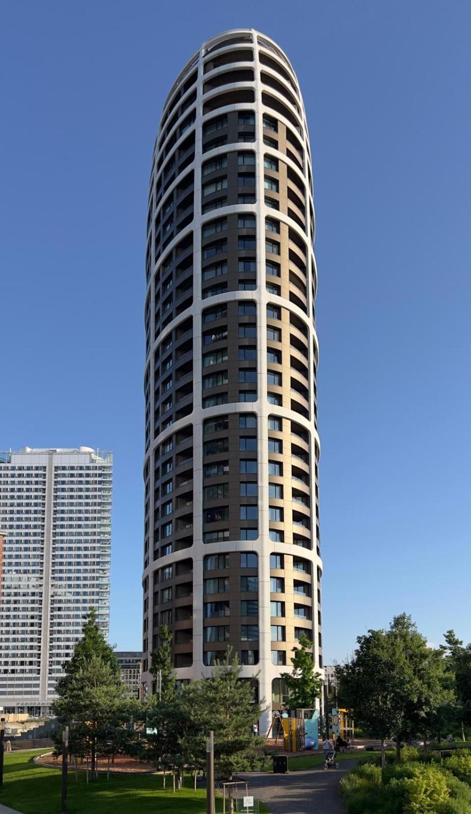 Sky Park 1 - Luxurious #Instaworthy Apartment In Downtown City Center With Included Parking, Best Address In Town Bratislava Exterior foto